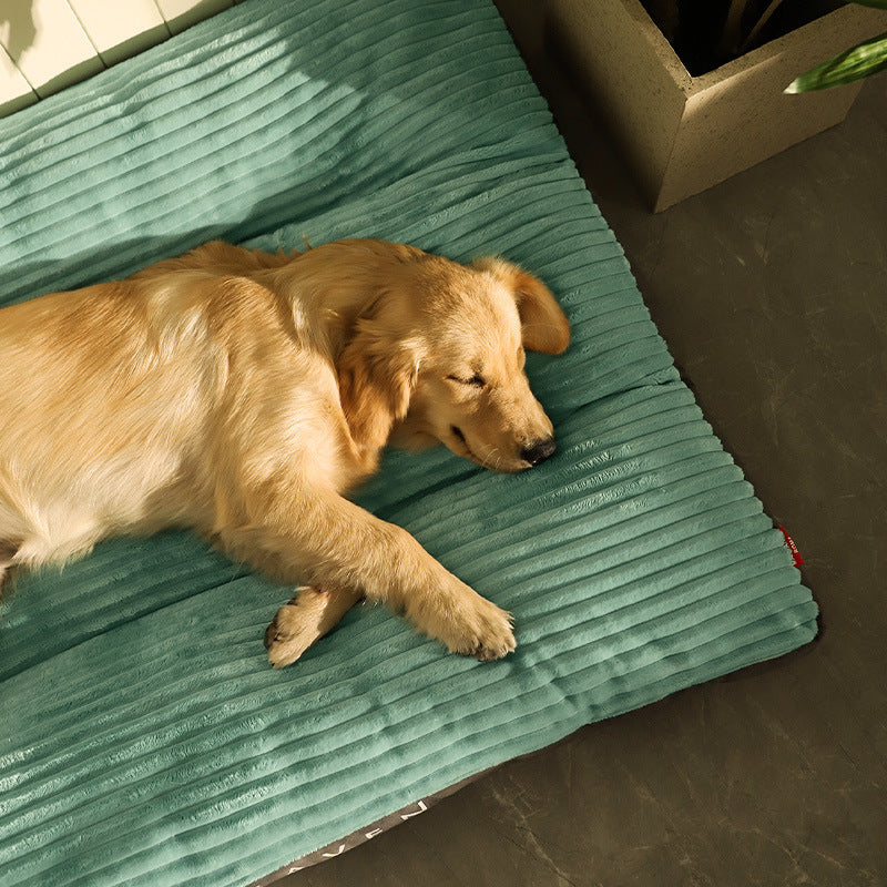 Cozy Haven: Washable Dog & Cat Bed for All Seasons
