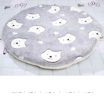 Four Seasons Dog Bed – Cozy, Soft & Stylish!